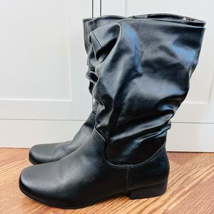 St. John's Bay Black Vegan Leather Slouchy Pull on Comfort Boots Jarrett Sz 12M